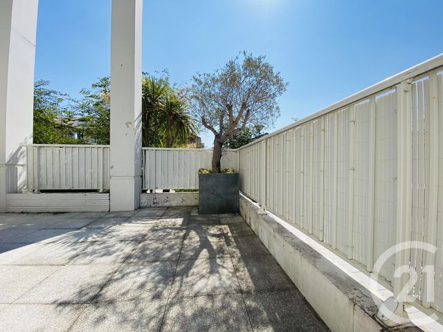 Appartement F5 à vendre - 4 pièces - 84.0 m2 - ANGLET - 64 - AQUITAINE - Century 21 Indarra Appartement F5 à vendre - 4 pièces - 84.0 m2 - ANGLET - 64 - AQUITAINE - Century 21 Indarra