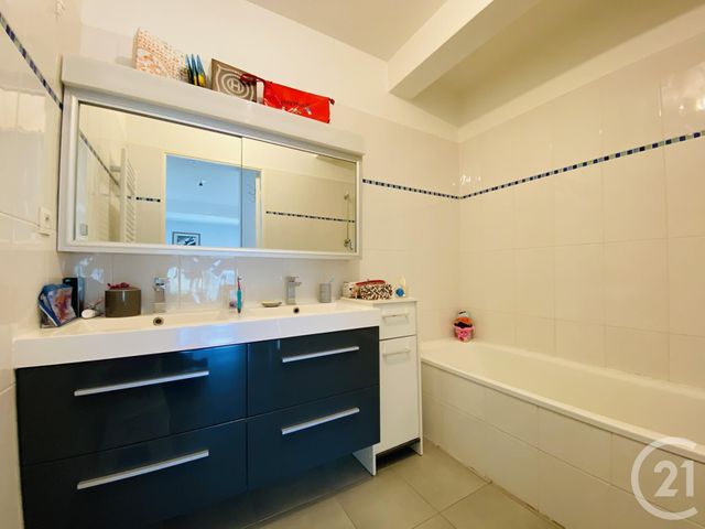 Appartement F5 à vendre - 4 pièces - 84.0 m2 - ANGLET - 64 - AQUITAINE - Century 21 Indarra Appartement F5 à vendre - 4 pièces - 84.0 m2 - ANGLET - 64 - AQUITAINE - Century 21 Indarra