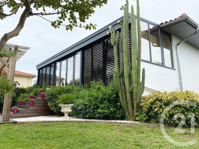 Afficher la photo en grand maison à vendre - 9 pièces - 222.59 m2 - ANGLET - 64 - AQUITAINE - Century 21 Indarra