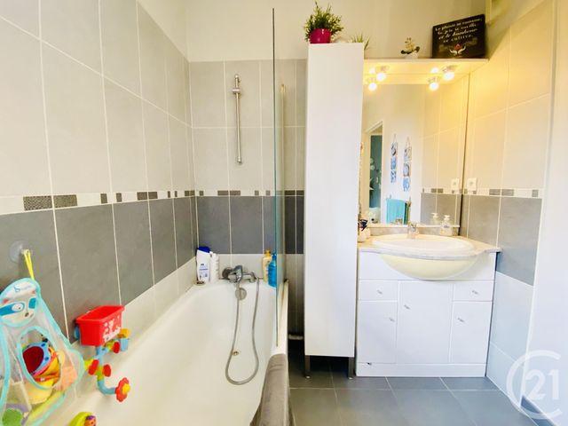 Afficher la photo en grand Appartement T3 à vendre - 3 pièces - 68.0 m2 - ANGLET - 64 - AQUITAINE - Century 21 Indarra