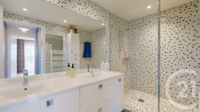 Appartement T4 à vendre - 4 pièces - 84.42 m2 - ANGLET - 64 - AQUITAINE - Century 21 Indarra