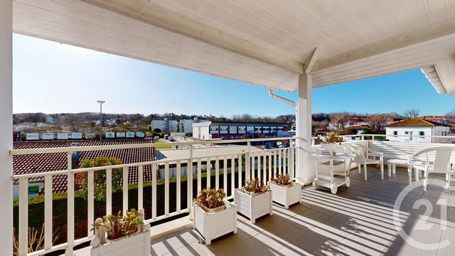 Appartement T3 à vendre - 3 pièces - 91.7 m2 - ANGLET - 64 - AQUITAINE - Century 21 Indarra