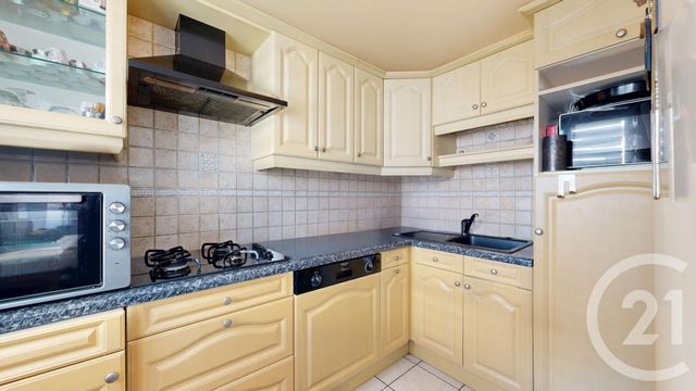 Appartement T3 à vendre - 3 pièces - 75.44 m2 - ANGLET - 64 - AQUITAINE - Century 21 Indarra