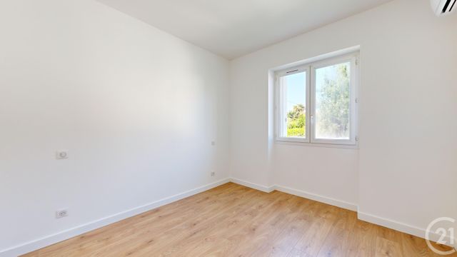 Afficher la photo en grand Appartement T3 à vendre - 3 pièces - 49.0 m2 - ANGLET - 64 - AQUITAINE - Century 21 Indarra