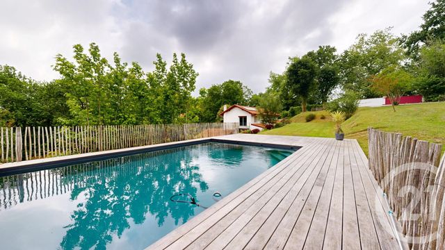 Afficher la photo en grand maison à vendre - 8 pièces - 241.71 m2 - ARCANGUES - 64 - AQUITAINE - Century 21 Indarra