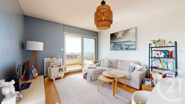 Afficher la photo en grand Appartement T3 à vendre - 3 pièces - 56.6 m2 - ANGLET - 64 - AQUITAINE - Century 21 Indarra