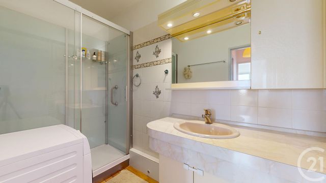 Afficher la photo en grand Appartement T3 à vendre - 3 pièces - 56.6 m2 - ANGLET - 64 - AQUITAINE - Century 21 Indarra