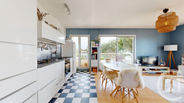Afficher la photo en grand Appartement T3 à vendre - 3 pièces - 56.6 m2 - ANGLET - 64 - AQUITAINE - Century 21 Indarra