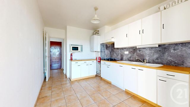 Afficher la photo en grand Appartement T3 à vendre - 3 pièces - 75.33 m2 - ANGLET - 64 - AQUITAINE - Century 21 Indarra