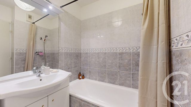 Appartement T2 à vendre - 2 pièces - 51.92 m2 - ST PIERRE D IRUBE - 64 - AQUITAINE - Century 21 Indarra