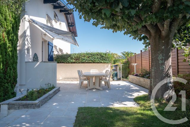 maison à vendre - 7 pièces - 218.6 m2 - ANGLET - 64 - AQUITAINE - Century 21 Indarra