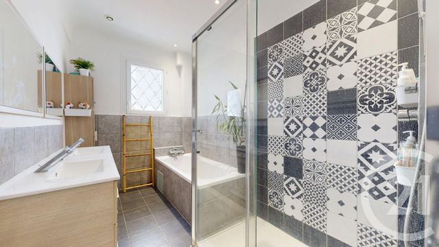 Appartement F5 à vendre - 5 pièces - 134.15 m2 - BASSUSSARRY - 64 - AQUITAINE - Century 21 Indarra