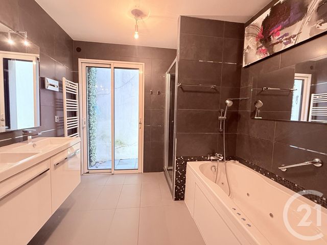 Appartement F5 à louer - 5 pièces - 154.0 m2 - BIARRITZ - 64 - AQUITAINE - Century 21 Indarra