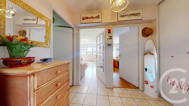 Appartement T2 à vendre - 2 pièces - 53.4 m2 - ANGLET - 64 - AQUITAINE - Century 21 Indarra
