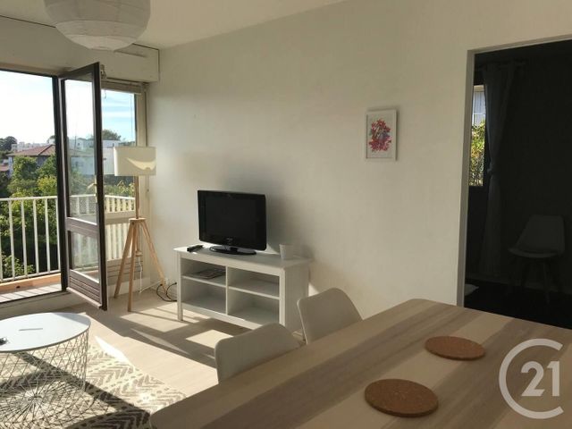 Appartement F2 à louer - 2 pièces - 52.25 m2 - ANGLET - 64 - AQUITAINE - Century 21 Indarra