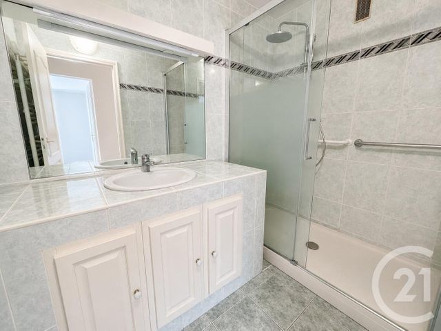 Appartement T2 à vendre - 2 pièces - 53.25 m2 - ANGLET - 64 - AQUITAINE - Century 21 Indarra