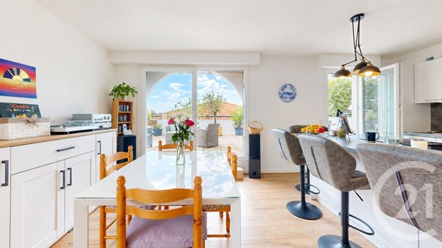Appartement T3 à vendre - 3 pièces - 62.23 m2 - ANGLET - 64 - AQUITAINE - Century 21 Indarra