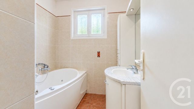 Appartement F6 à vendre - 6 pièces - 153.24 m2 - ST PIERRE D IRUBE - 64 - AQUITAINE - Century 21 Indarra