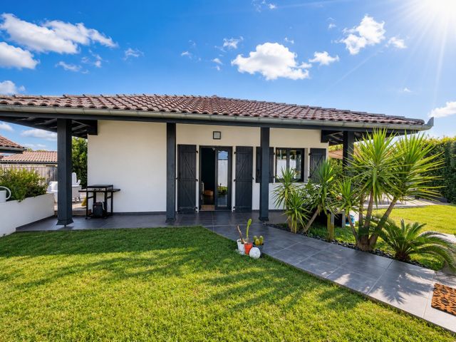 maison à vendre - 5 pièces - 132.0 m2 - ANGLET - 64 - AQUITAINE - Century 21 Indarra