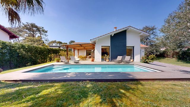maison à vendre - 5 pièces - 209.0 m2 - ANGLET - 64 - AQUITAINE - Century 21 Indarra