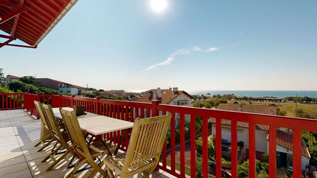 Appartement T5 à vendre - 5 pièces - 136.67 m2 - ANGLET - 64 - AQUITAINE - Century 21 Indarra